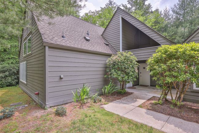 1909 - 260 River Run, Condo with 1 bedrooms, 1 bathrooms and null parking in Sapphire NC | Image 32