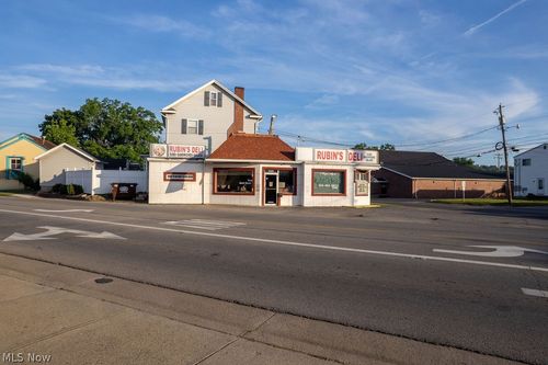 3325 Emerson Ave, Parkersburg, WV, 26104-1713 | Card Image