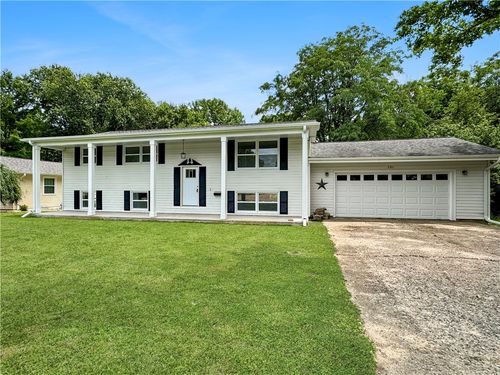 2301 Cortland Drive, Charleston, IL, 61920 | Card Image