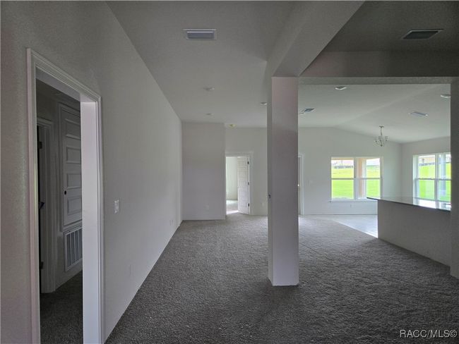 310 W Rexford Dr, House other with 3 bedrooms, 2 bathrooms and 2 parking in Beverly Hills FL | Image 4