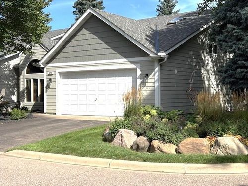 801 Southcross Dr E, Burnsville, MN, 55306-6318 | Card Image