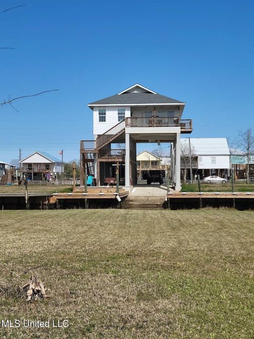 4030 Mindanao St, Bay Saint Louis, MS, 39520-7633 | Card Image