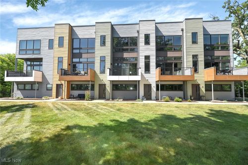 31-18875 Riversouth Trce, Fairview Park, OH, 44126 | Card Image