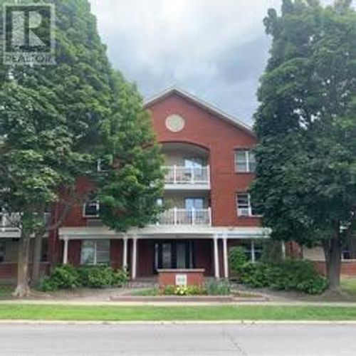 106-1099 Cadboro Rd, Gloucester, ON, K1J9K4 | Card Image