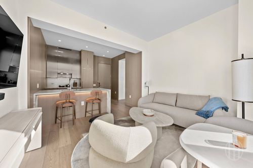 41d-111 W 56th Street, New York City, NY, 10019 | Card Image