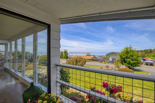 261 Dennis Blvd, Port Townsend, WA, 98368-9411 | Card Image
