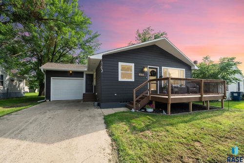 611 3rd St St, Bridgewater, SD, 57319 | Card Image