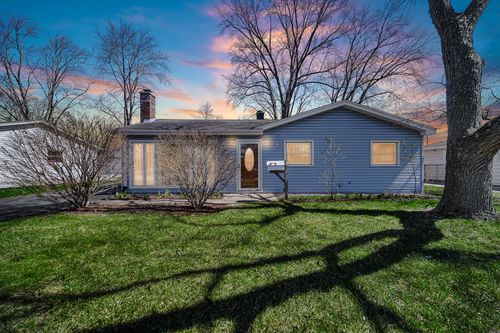 327 N Pershing Ave, Mundelein, IL, 60060-2157 | Card Image