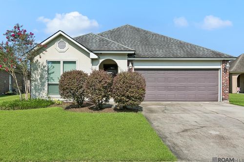 2862 Nicholson Lake Dr, Baton Rouge, LA, 70810-0375 | Card Image