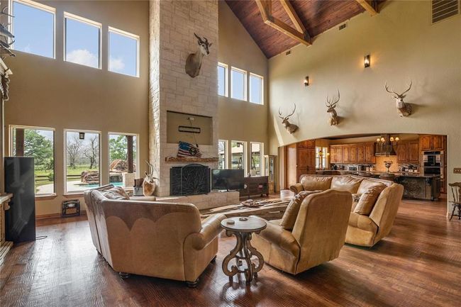 9474 Fm 524 Rd, Home with 5 bedrooms, 5 bathrooms and 3 parking in Sweeny TX | Image 15
