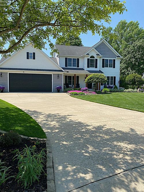 29 Stony Brook Ln, Wakeman, OH, 44889-8800 | Card Image