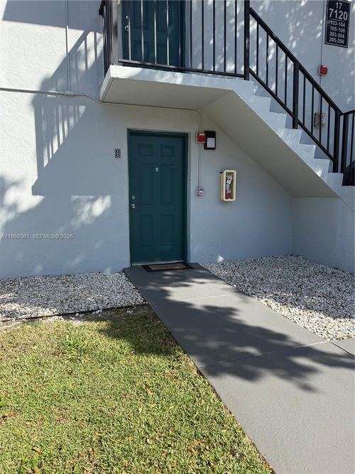 apt-105-7120 Nw 179th St, Hialeah, FL, 33015-5431 | Card Image