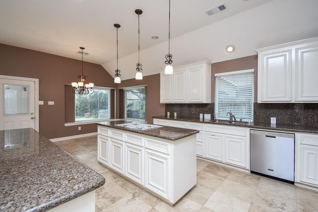 2615 Pinebend Dr, House other with 4 bedrooms, 3 bathrooms and 2 parking in Pearland TX | Image 10