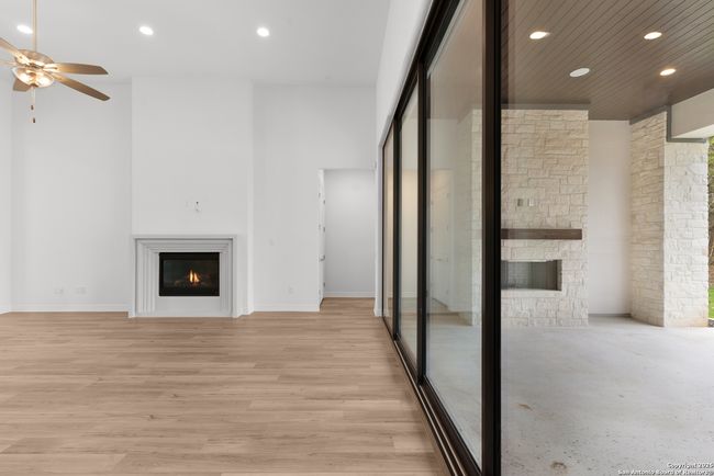 8166 Blue Oak, House other with 4 bedrooms, 5 bathrooms and null parking in Garden Ridge TX | Image 48