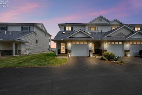 1187 W Lakeshore Dr, Port Clinton, OH, 43452-9830 | Card Image