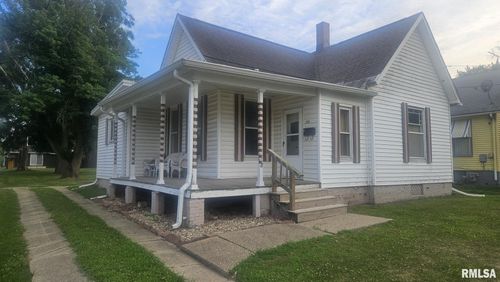 658 E Maple St, Canton, IL, 61520-2817 | Card Image