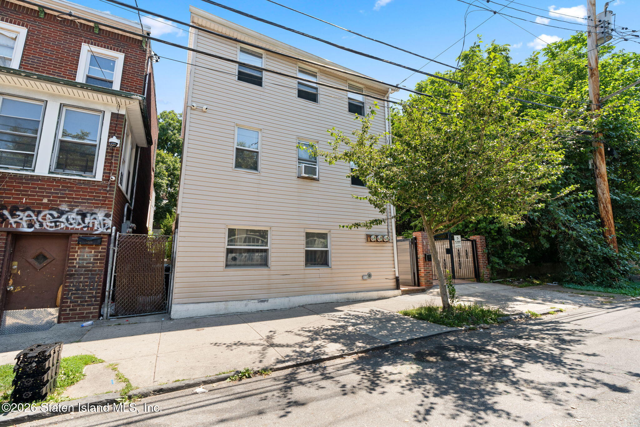Residential Income in Staten Island 5