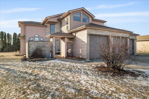 200 E Webb St, Sandwich, IL, 60548-2508 | Card Image