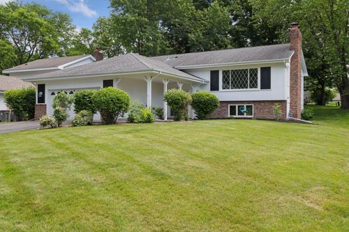 8665 Windward Cir, Eden Prairie, MN, 55344-5318 | Card Image