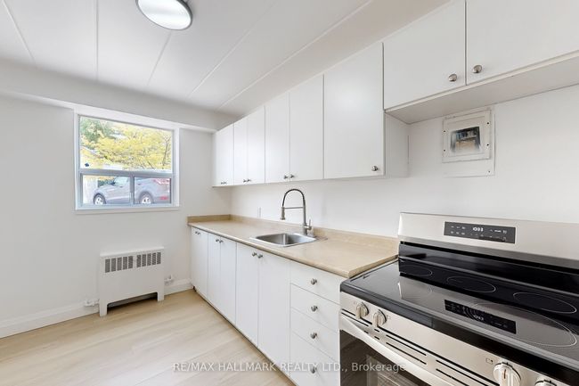 2 - 2424 New St, Condo with 2 bedrooms, 1 bathrooms and 1 parking in Burlington ON | Image 8