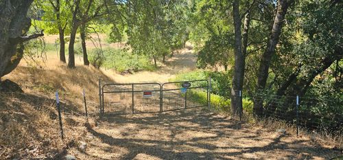 7040 Idlewild Rd, Somerset, CA, 95684 | Card Image