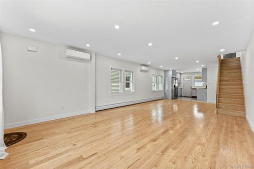 32-19 Jordan St, Flushing, NY, 11358-1227 | Card Image