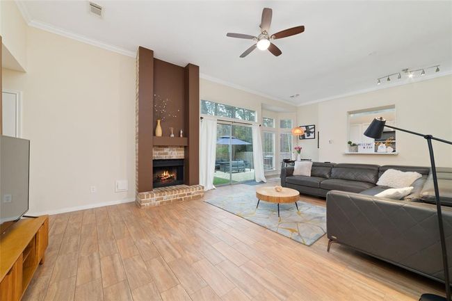 36 N Rain Forest Ct, House other with 4 bedrooms, 2 bathrooms and 2 parking in Spring TX | Image 9