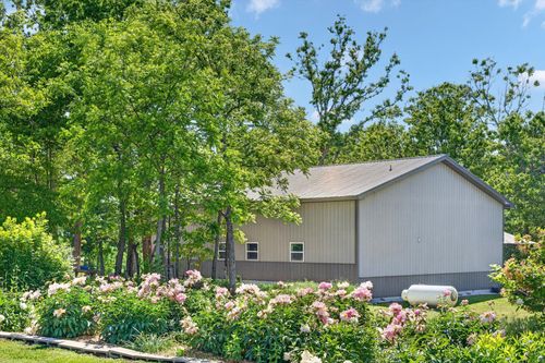 8294 W Veterans Blvd, Clever, MO, 65631-6877 | Card Image