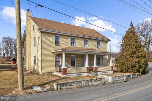 1097 Blue Mountain Dr, DANIELSVILLE, PA, 18038-9725 | Card Image