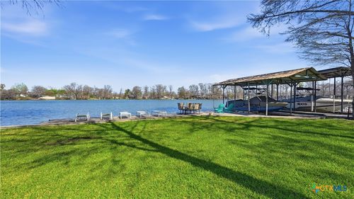 384 Rancho Rd, New Braunfels, TX, 78130-1810 | Card Image