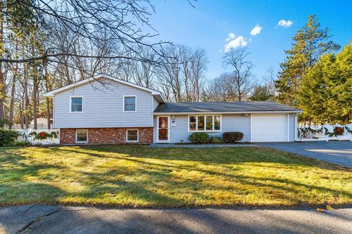 62 Catherine Dr, Peabody, MA, 01960-2051 | Card Image