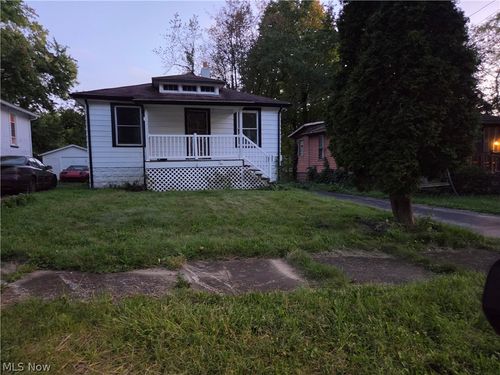 1647 Pointview Ave, Youngstown, OH, 44502-2911 | Card Image