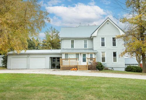 7207 E Tama Rd, La Porte City, IA, 50651-2161 | Card Image