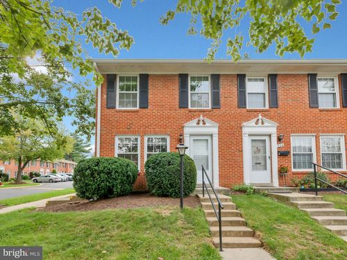 226 N Auburn Dr, Sterling, VA, 20164-5410 | Card Image