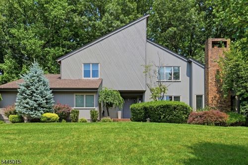 8 N Bayard Ln, Mahwah, NJ, 07430-2237 | Card Image