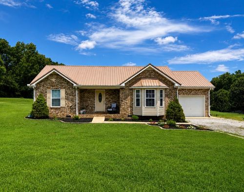 1013 S Tidwell Rd, Bon Aqua, TN, 37025-5013 | Card Image