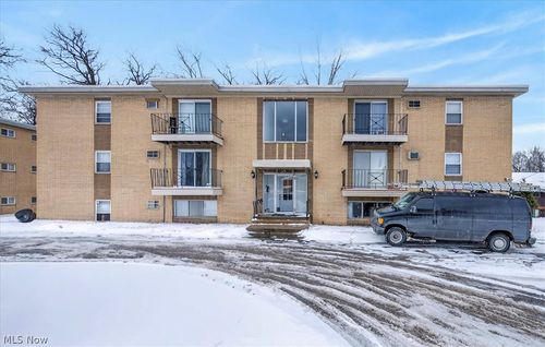 apt-202-5382 Lee Rd, Maple Heights, OH, 44137-2569 | Card Image