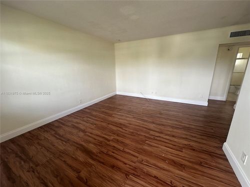 apt-17-5420 Ne 22nd Ter, Fort Lauderdale, FL, 33308-3221 | Card Image