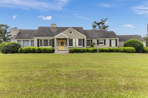 400/111 S Church St/ (W) Grace St, Hahira, GA, 31632 | Card Image