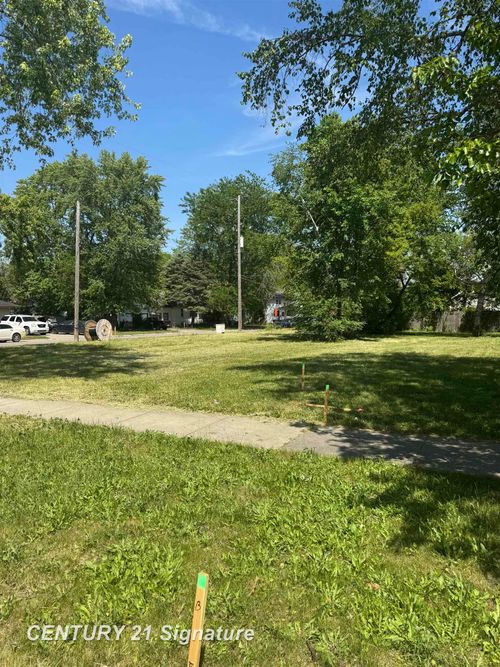 2458 N Oakley Street, Saginaw, MI, 48602 | Card Image