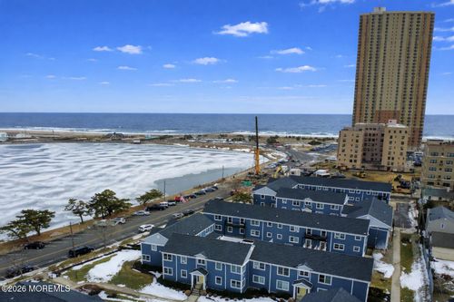 35-304 Deal Lake Dr, Asbury Park, NJ, 07712-5198 | Card Image