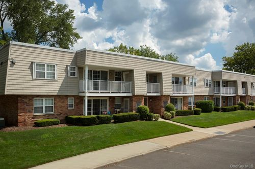 60-30 Westwood Drive, North Hempstead, NY, 11590 | Card Image