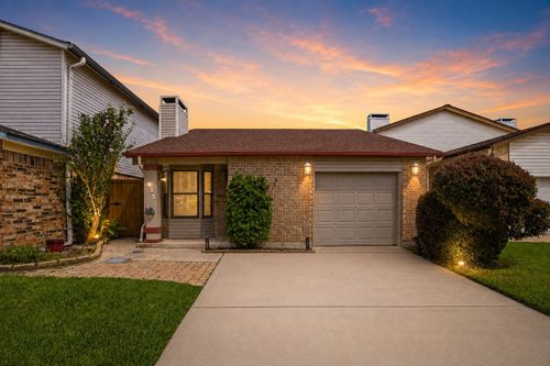 415 Santa Rosa Dr, Garland, TX, 75043-3555 | Card Image