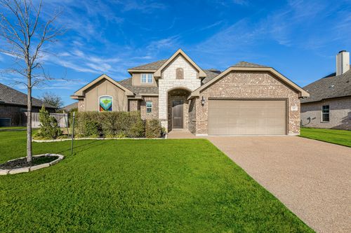 325 Woodhaven Trl, McGregor, TX, 76657-4179 | Card Image