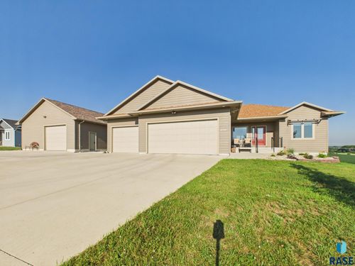 47504 Pony Meadow Ct Court, Renner, SD, 57055 | Card Image