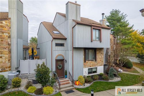 270 Silver Ln, Old Bridge, NJ, 08857-3340 | Card Image