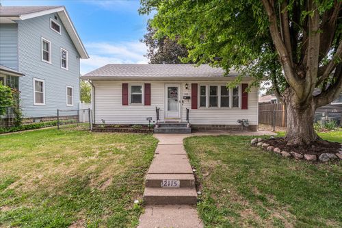 2115 W Pleasant St, Davenport, IA, 52804-2436 | Card Image