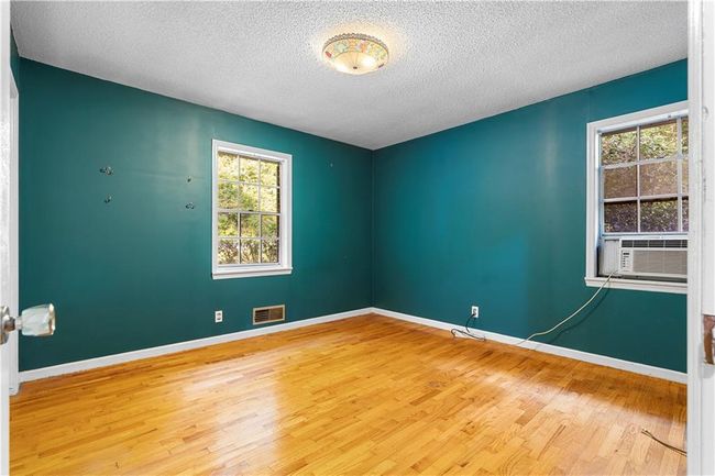 300 S Dale Ave, House other with 3 bedrooms, 2 bathrooms and null parking in Calhoun GA | Image 15