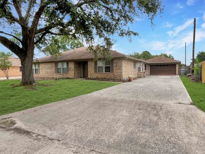 840 Nantucket, House other with 4 bedrooms, 2 bathrooms and null parking in Beaumont TX | Image 2