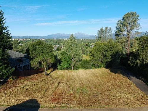 1538 Saint Andrews Drive, Redding, CA, 96003 | Card Image